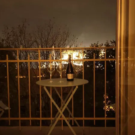 Moon House Apartment